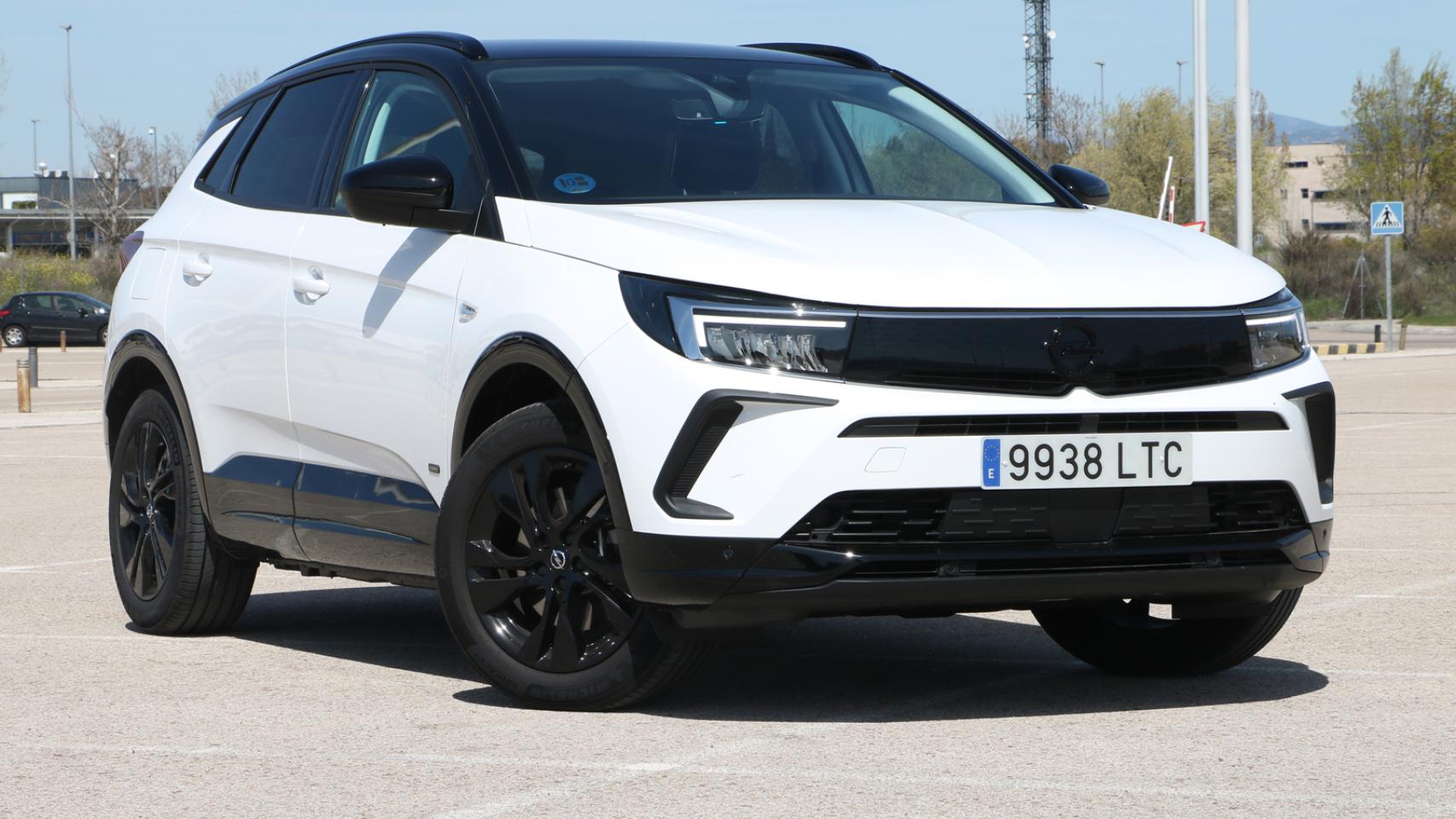 Versión probada del Opel Grandland híbrido enchufable.