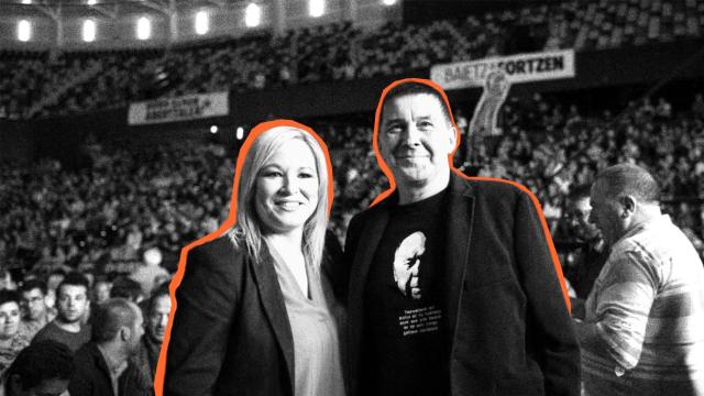 Michelle O’Neill, junto a Arnaldo Otegi, en un acto en Bilbao en 2018.