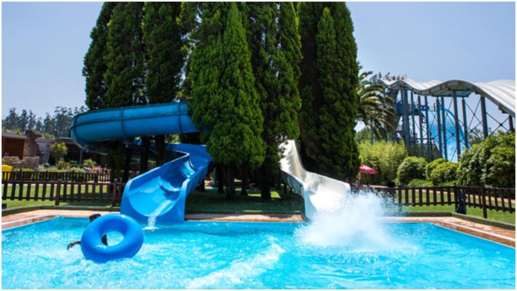 Toboganes del parque acuático
