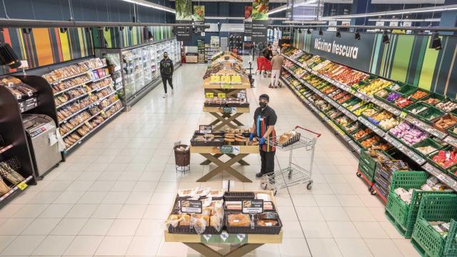 ¿Hasta qué hora abren los comercios y supermercados de A Coruña esta Nochebuena 2025?