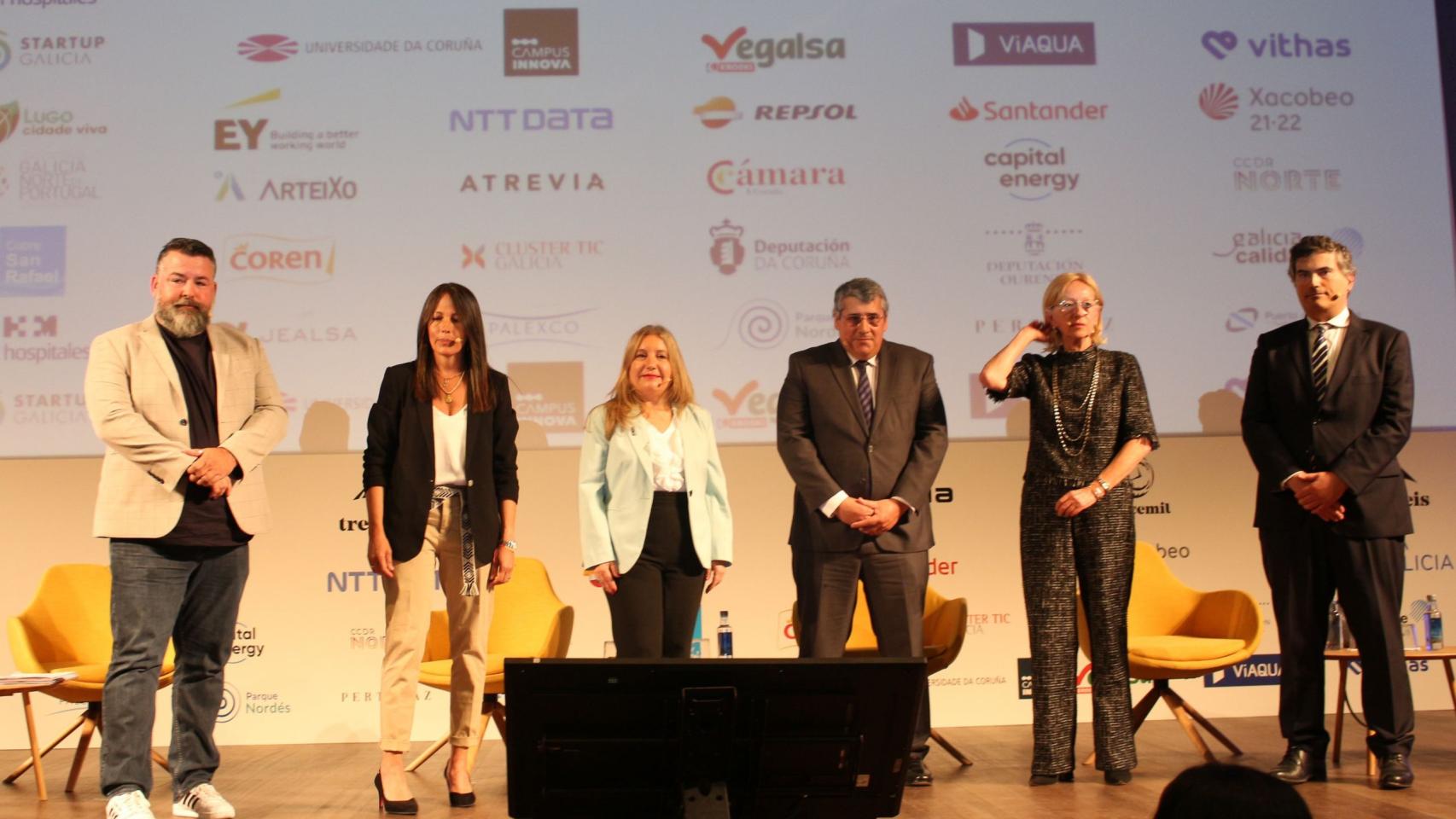 Ponentes participantes en la mesa de la Eurorregión Galicia-Norte de Portugal.