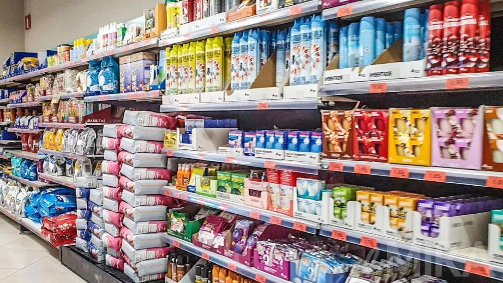 Lineal de productos de limpieza de Mercadona.