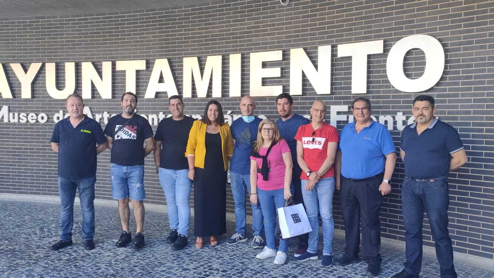 Reunión de los hosteleros de Santa Marta con la concejala de Festejos
