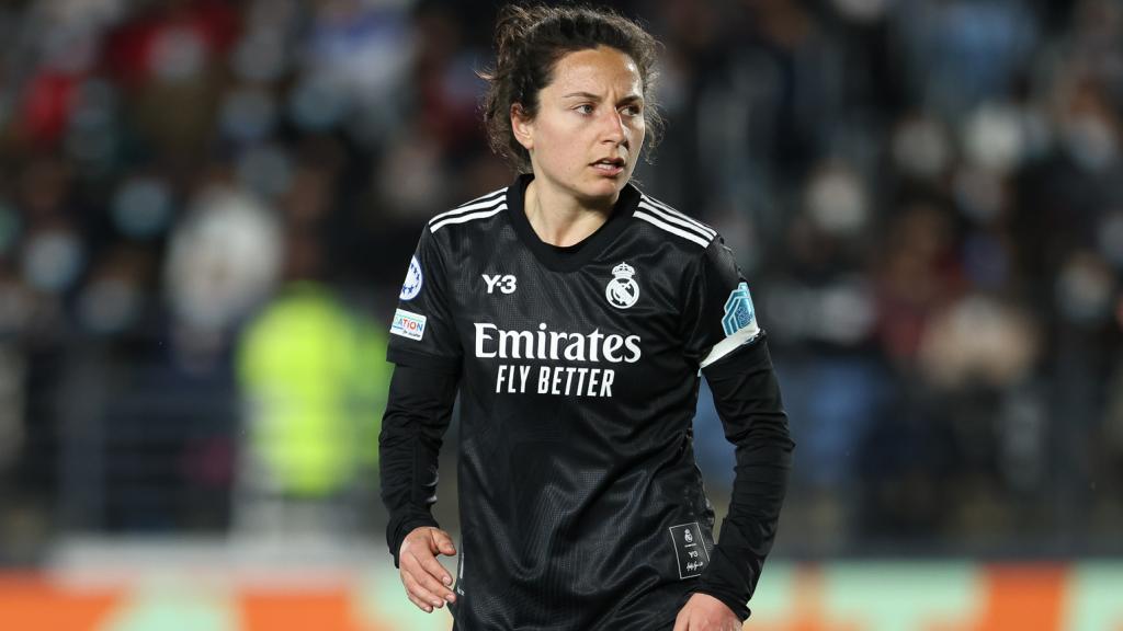 Ivana Andrés, con el brazalete de capitana del Real Madrid Femenino