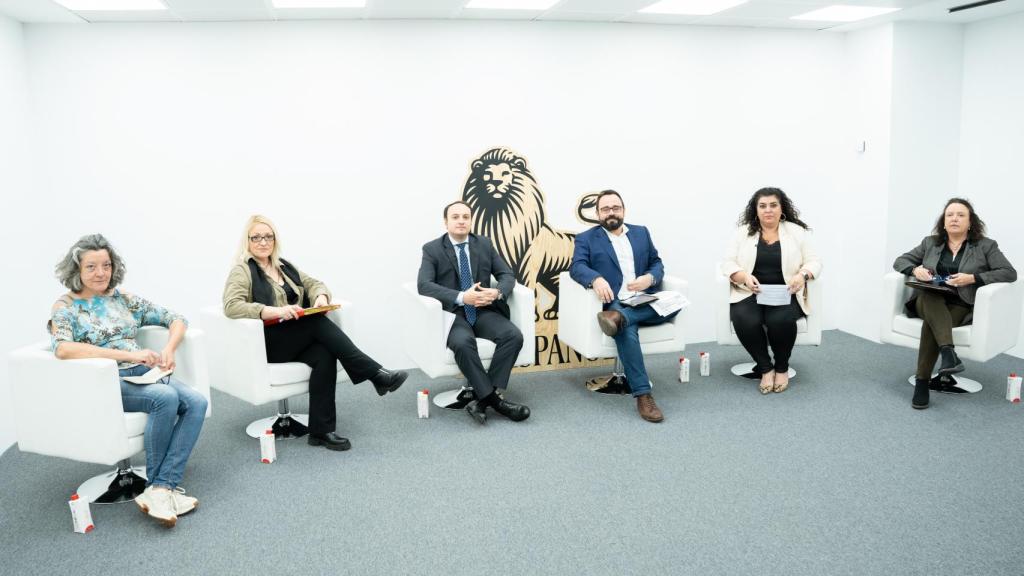 Alicia Díaz Encabo, Eva Oliver García, Luis José Cruz Mateos, Eduardo Ortega, Raquel Pérez y Marisa García-Añoveros García.