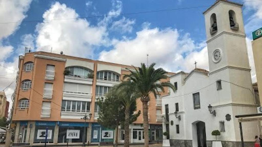 Imagen de la fachada de la Iglesia de San Pedro Apóstol, en la localidad costera de San Pedro del Pinatar.