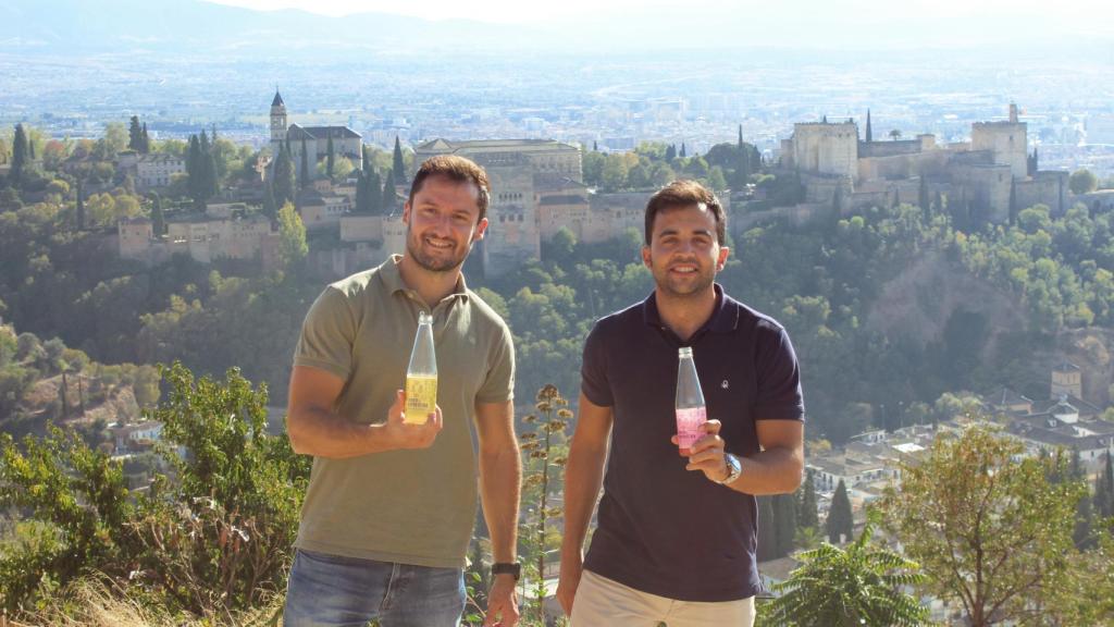 Los fundadores de Víver Kombucha, Raul de Frutos y  Fernando Martín.