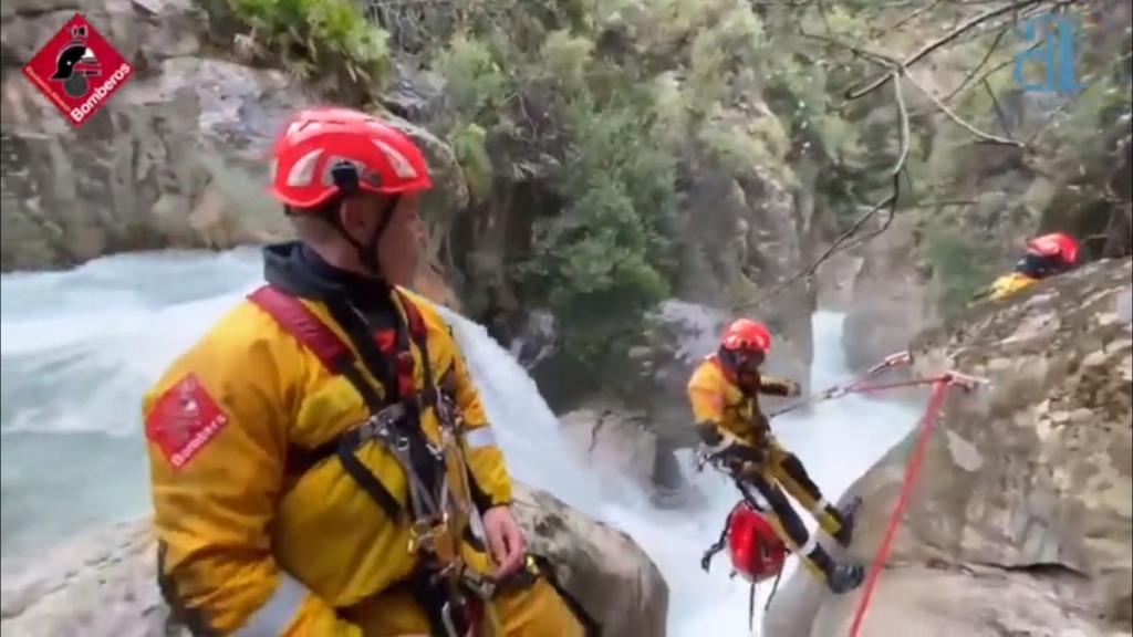 Bomberos del consorcio provincial se entrenaron en el río Bolulla dos días antes de los dos primeros fallecidos.