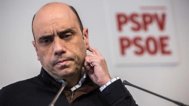 El exalcalde de Alicante, el socialista Gabriel Echávarri, el día que anunció su dimisión en Valencia.