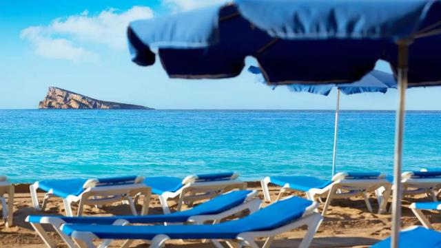 La isal de Benidorm, frente a la playa de Levante, en imagen de archivo.