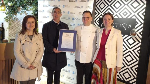 La entrega del sello Galicia Calidade a O Retiro da Costiña.