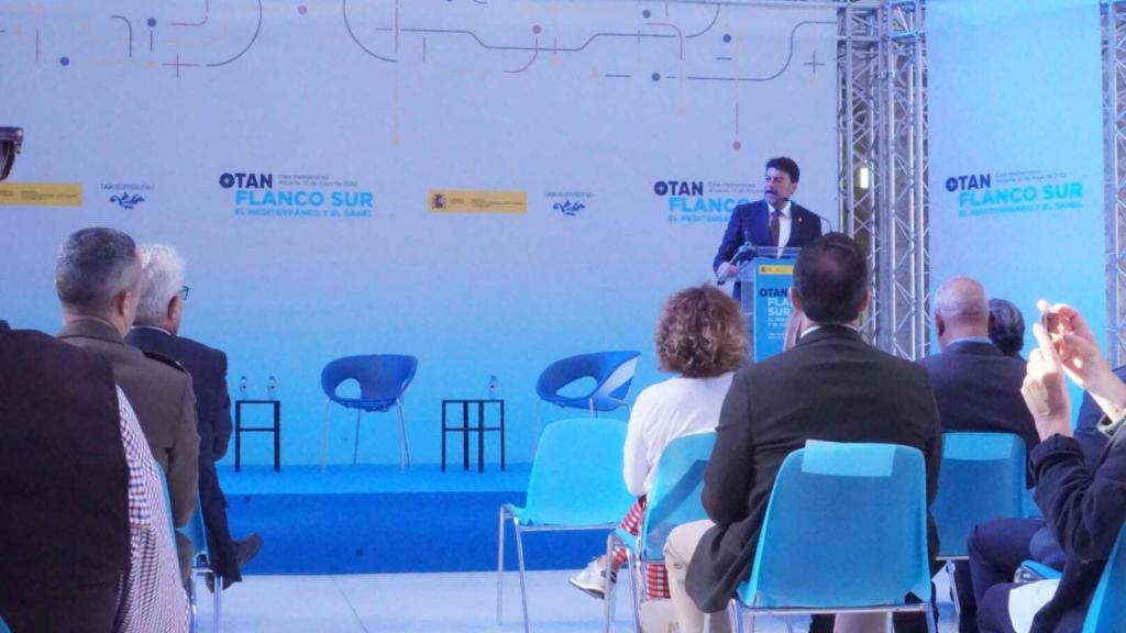 El alcalde de Alicante, Luis Barcala, ha dado la bienvenida al acto a los presentes.