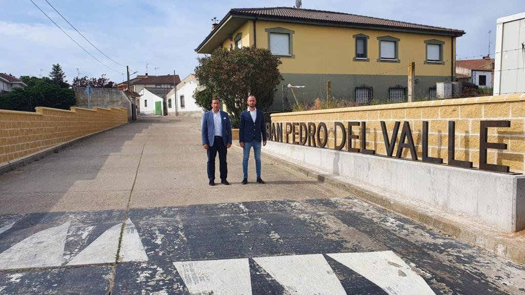 El delegado de la Junta visita San Pedro del Valle