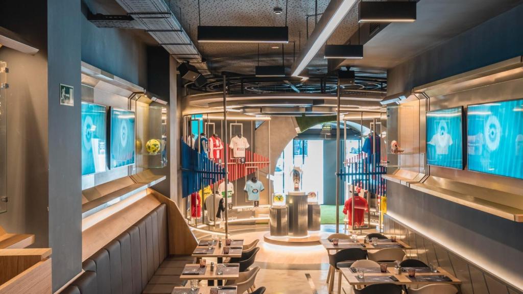 El interior del sports bar de LaLiga