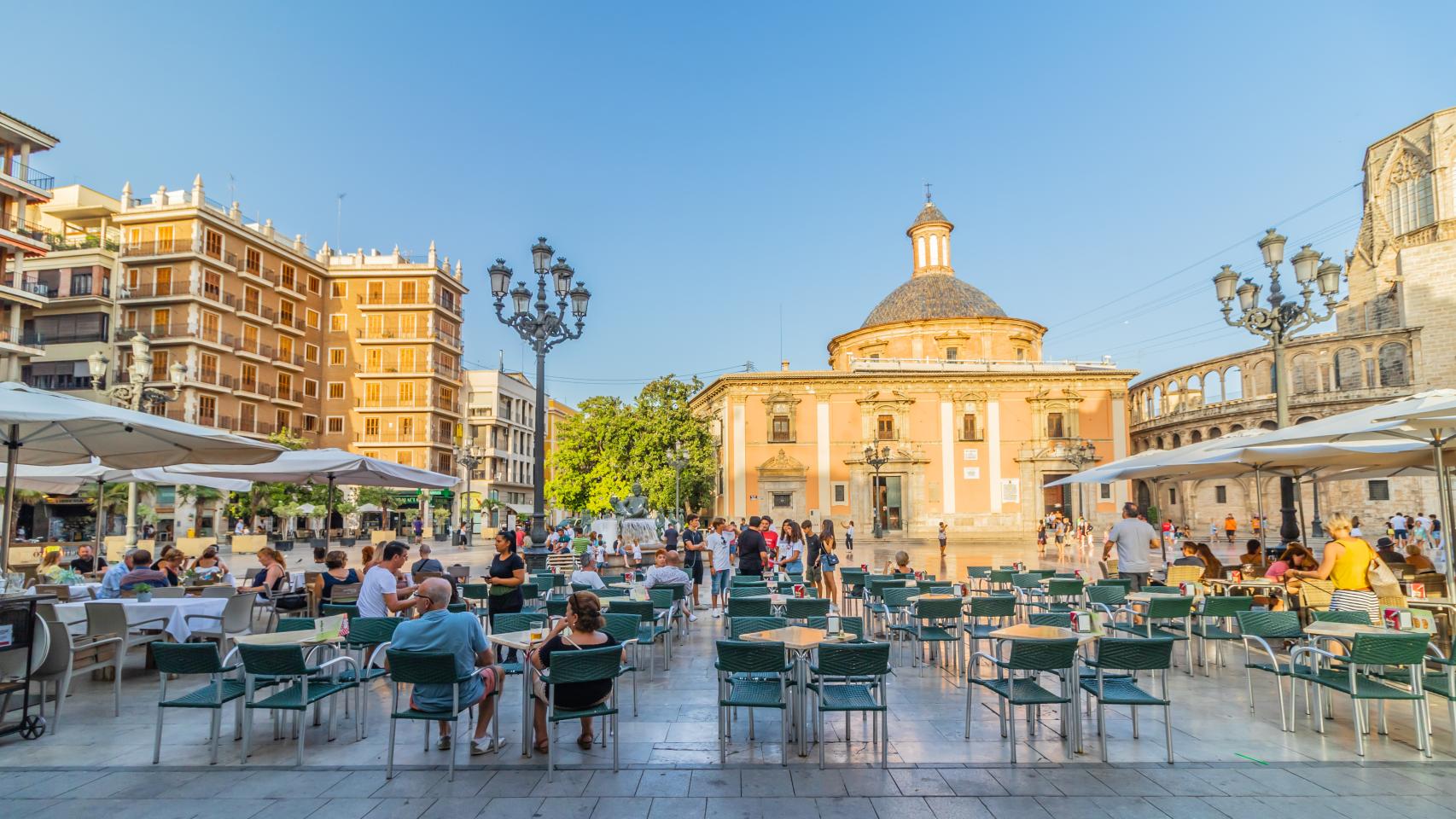 Imagen de archivo de una terraza en Valencia.