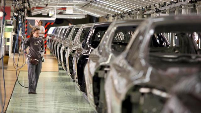 Trabajadora en la factoría Renault