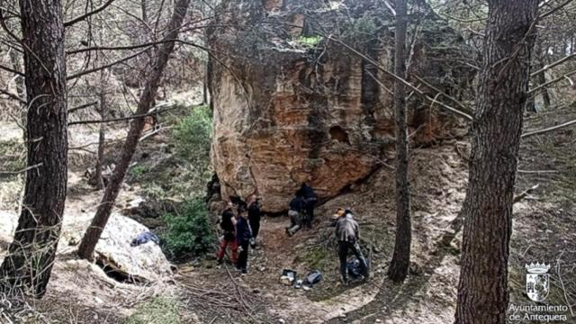 Descubren en Málaga una cueva con pinturas rupestres.