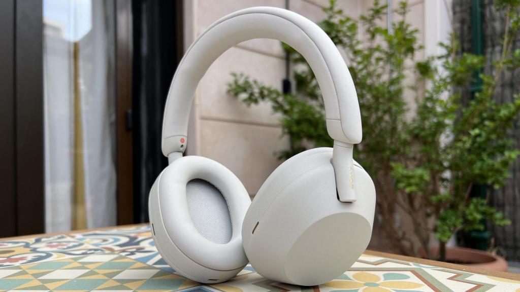Sony WH-1000XM5