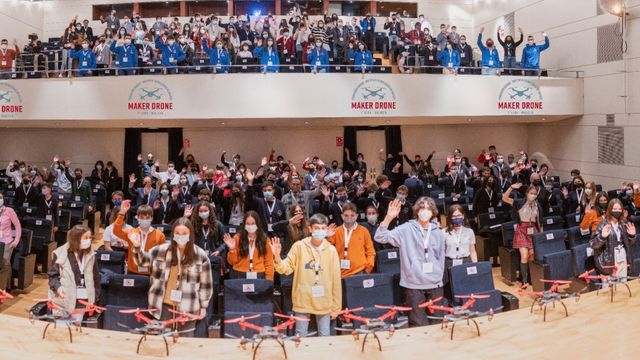 50 escolares de la provincia de Pontevedra estarán en la final de la 1ª Liga Maker Drone