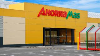 Fachada de una tienda reformada de Ahorramas.