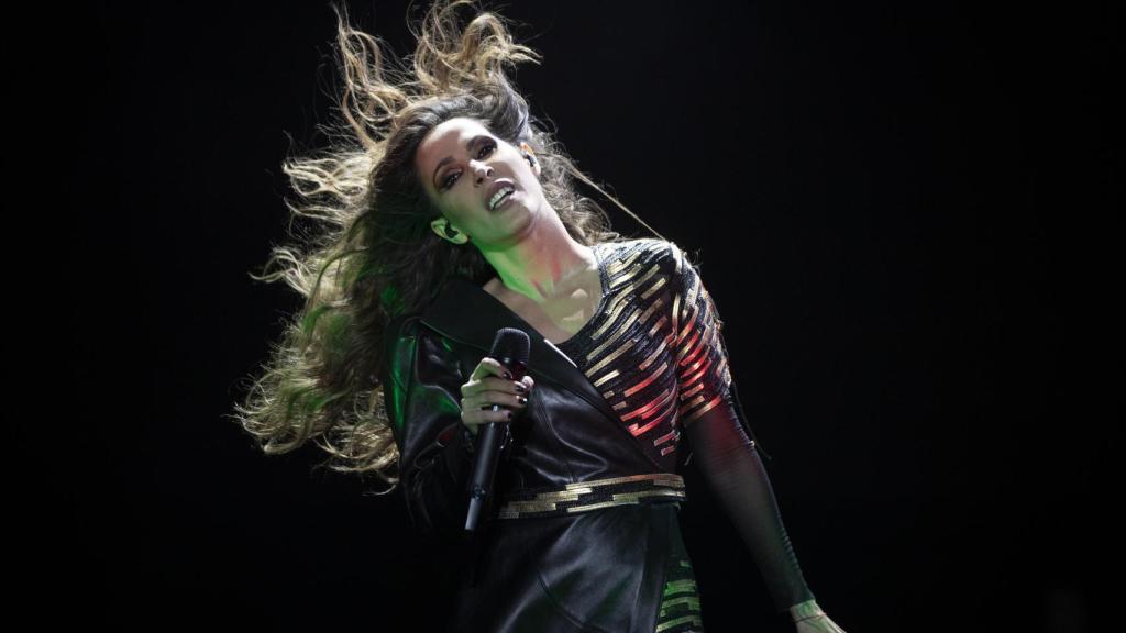 La cantante Malú entregándose ante su público en su gran regreso en el WiZink Center.