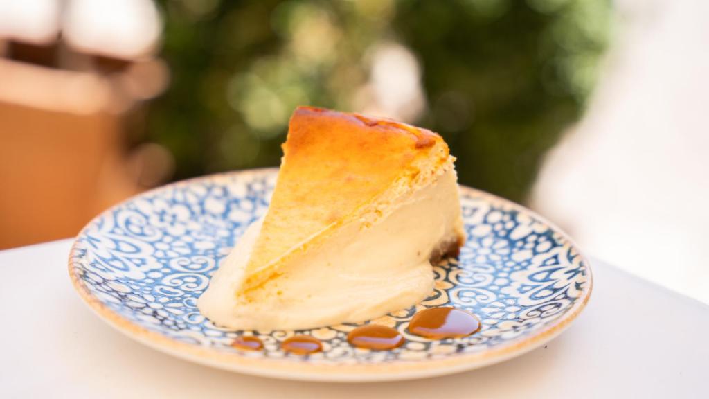 Tarta de queso de postre.