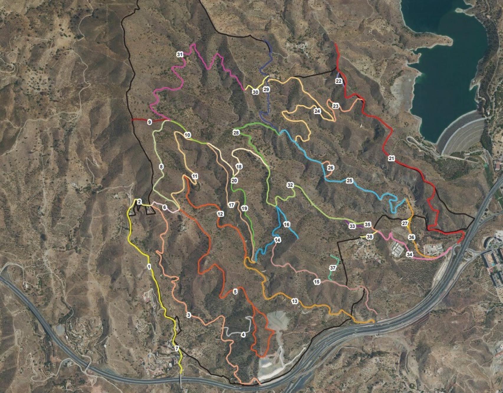 Mapa con la red de caminos proyectada en la zona de los Montes.