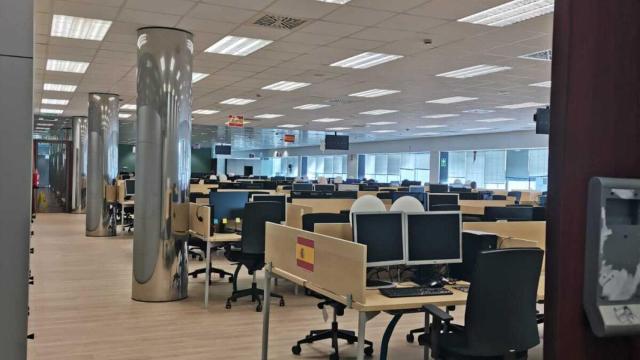 Imagen de una empresa de contact center vacía en la jornada de huelga del 13 de mayo de 2021.