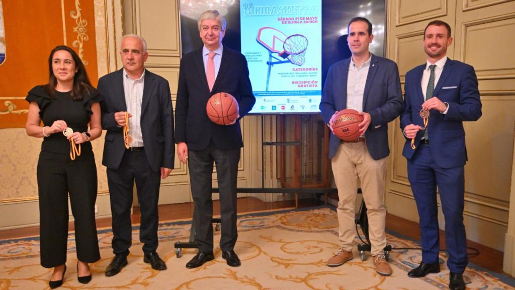 Presentación del Día del Minibasket en el Ayuntamiento de Salamanca