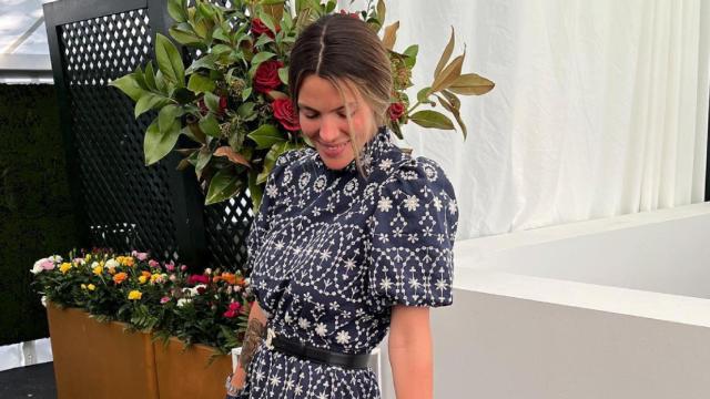 Laura Matamoros con un vestido de Mimoki.