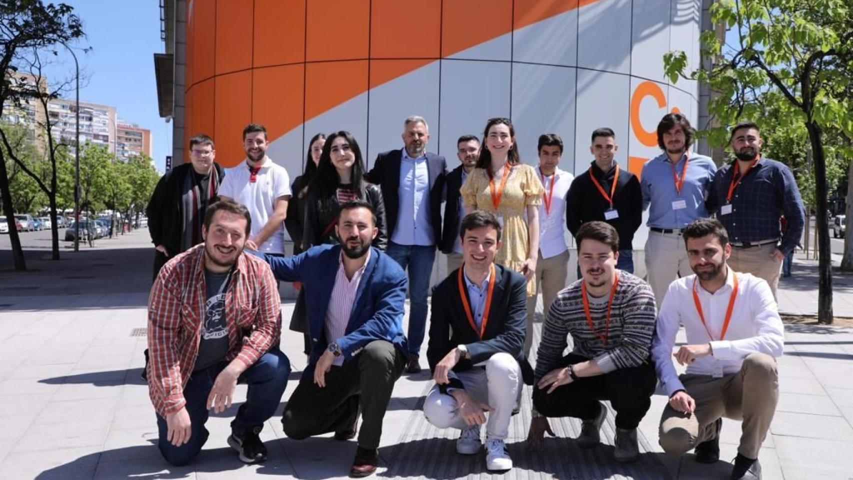 Jóvenes Ciudadanos llama a la reconstrucción y carga contra Sánchez