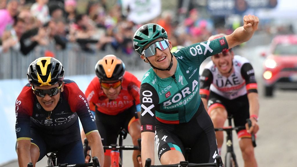 Jai Hindley celebra su triunfo en el Blockhaus.