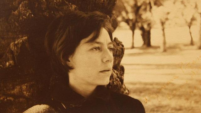 Alejandra Pizarnik en Buenos Aires, 1967. Foto: Sara Facio