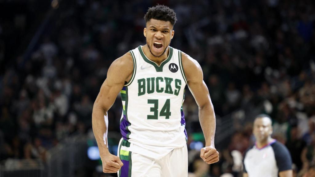 Giannis Antetokounmpo, en un partido de los Milwaukee Bucks en la temporada 2021/2022