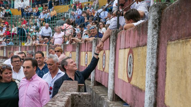 Emiliano García-Page durante una corrida de toros en Talavera de la Reina (Toledo).