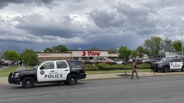 Imagen exterior del supermercado Tops , en la ciudad de Buffalo.