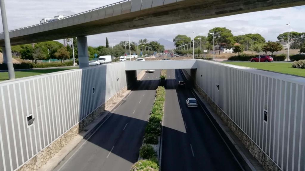 Paso subterráneo de la avenida de Dénia.