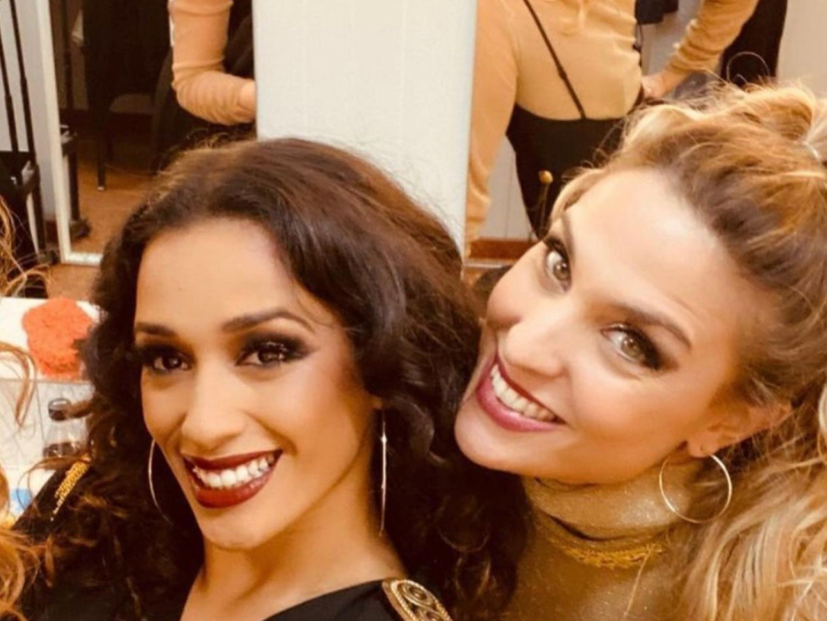 Chanel junto a la vallisoletana Cristina Llorente durane su etapa en el musical Fiebre Hamilton
