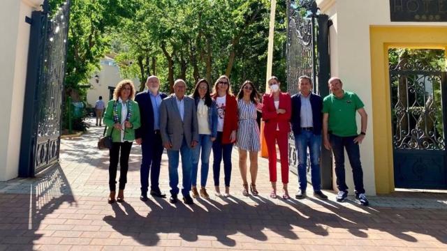 La consejera de Bienestar Social, Bárbara García Torijano, en el balneario de Benito. Foto: JCCM.