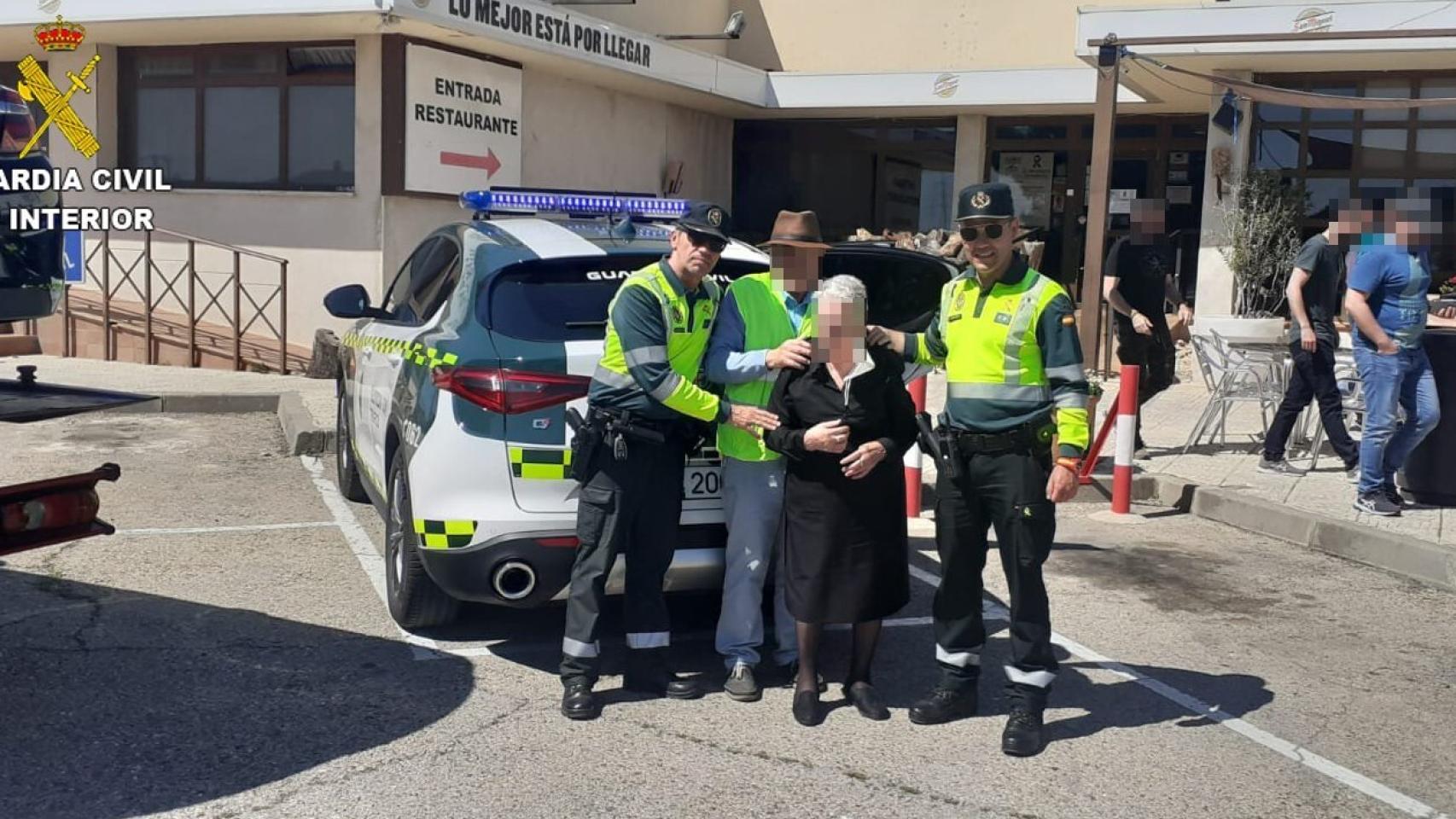 La Guardia Civil, ángel de la guarda de una mujer de 95 años en la A-4 en Toledo