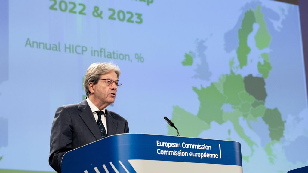 El comisario de Asuntos Económicos, Paolo Gentiloni, durante la rueda de prensa de este lunes