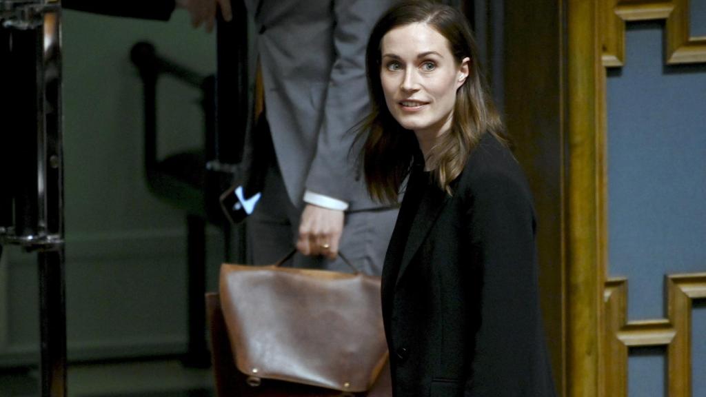 La primera ministra de Finlandia, Sanna Marin, en el Parlamento.