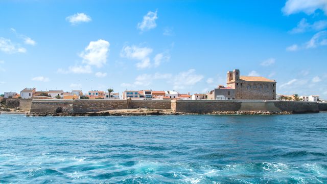 La isla de Tabarca, la joya turística de Alicante.