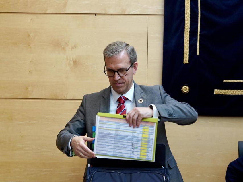 El consejero de Industria, Mariano Veganzones, durante la presentación de su programa de legislatura, este martes en las Cortes.