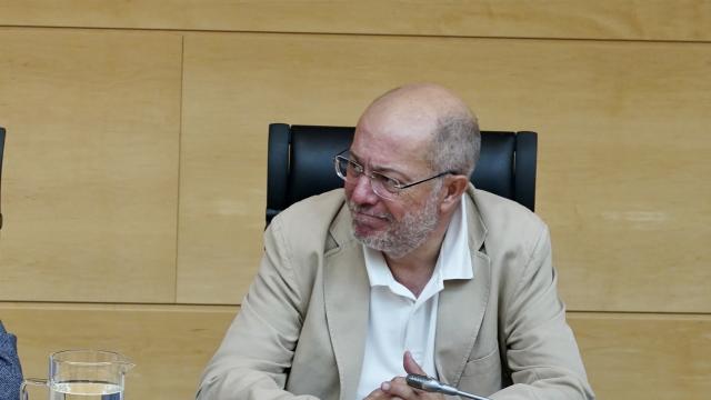 El procurador de Soria Ya, Ángel Ceña, durante la comparecencia del consejero de Industria, este martes en las Cortes.