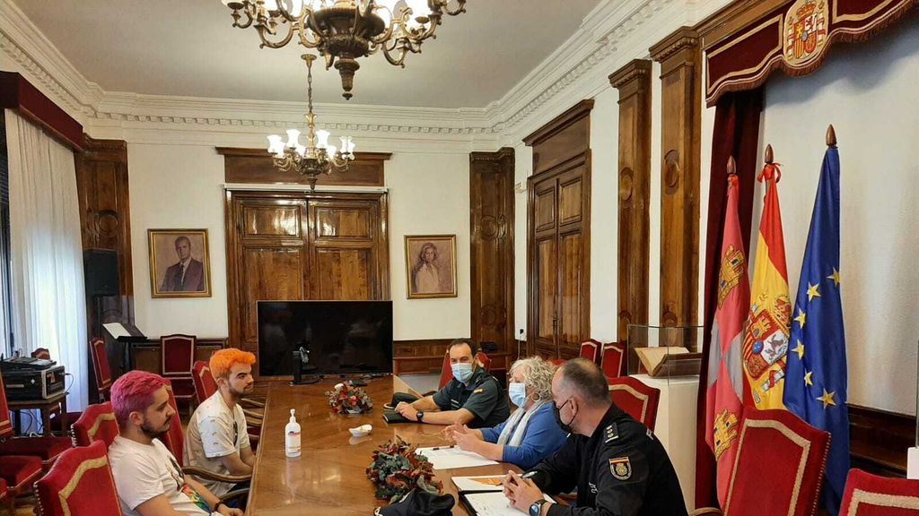 Reunión en la Subdelegación del Gobierno con el colectivo Iguales