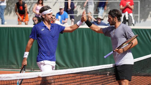 Partido de la previa de Roland Garros entre Feliciano López y Moroni. Foto: Twitter @rolandgarros.