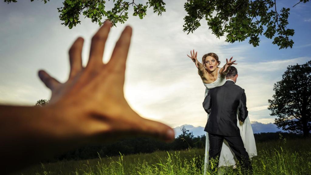 Juego de secuestro para la novia.