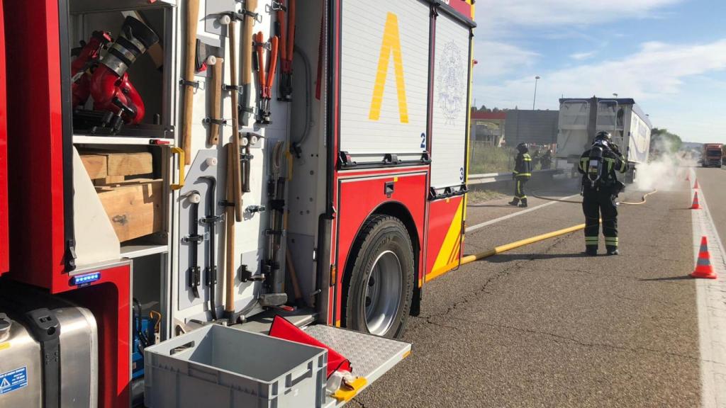 Incendio en un remolque en la A-62