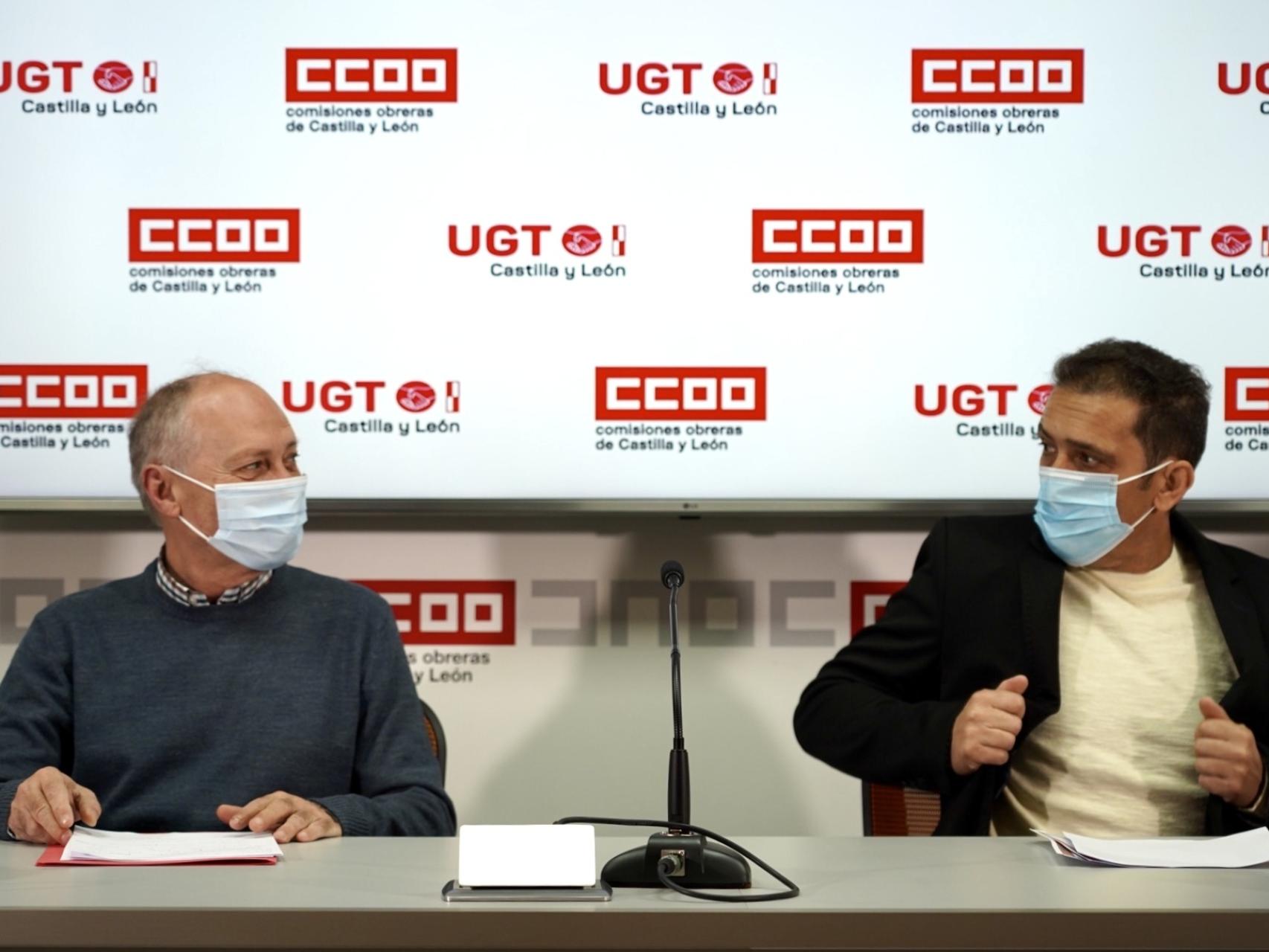 Los secretarios generales de CCOO y UGT Castilla y León, Vicente Andrés y Faustino Temprano, en una imagen de archivo.